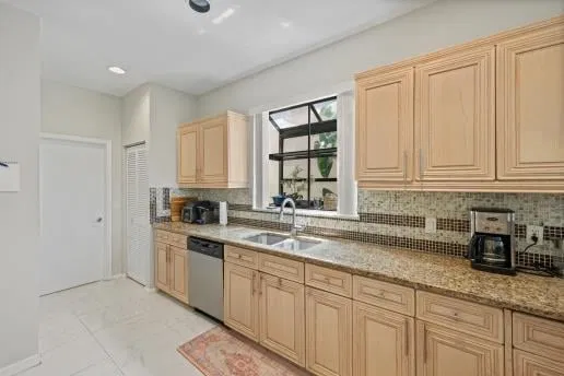 Residence photo 11