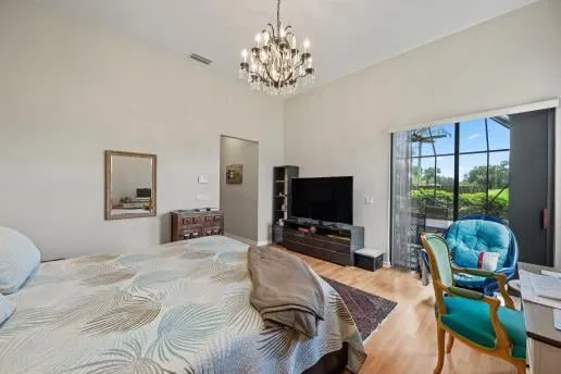 Residence photo 18