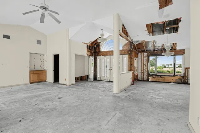  Residence photo 8