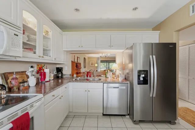 Eastpointe Country Club Residence photo 3