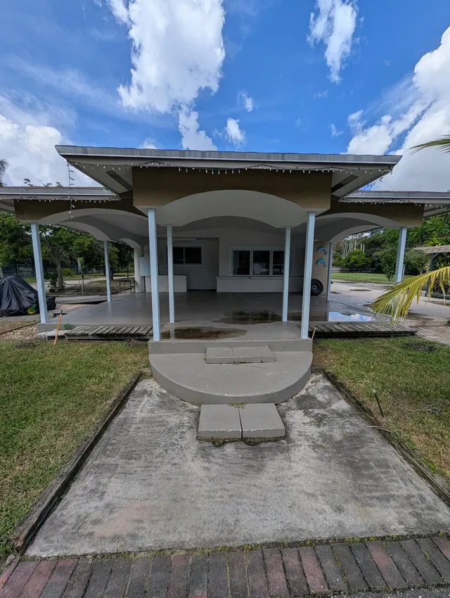 Residence photo 3