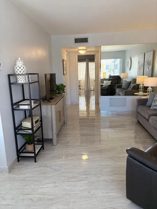 Unit 206 photo 2