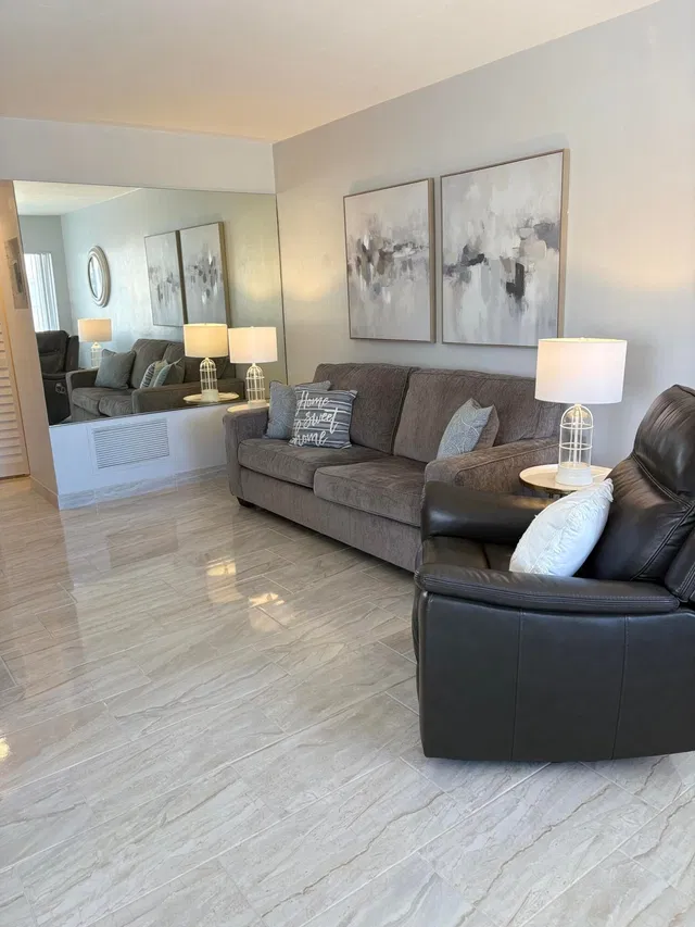 Unit 206 photo 3