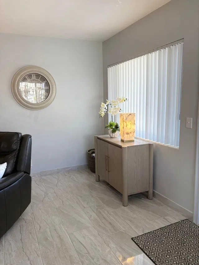 Unit 206 photo 5