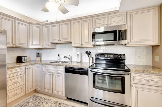 Unit 209 photo 2