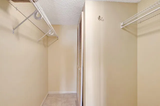 Unit 209 photo 15