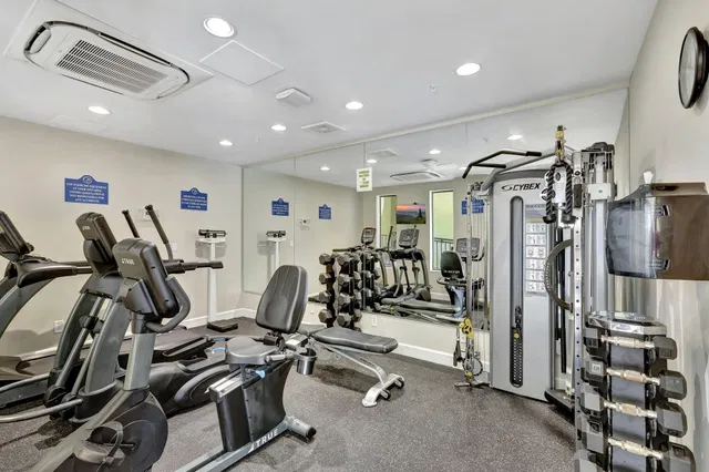 Unit 209 photo 20