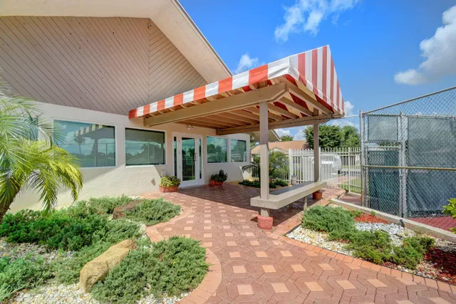  Residence photo 4