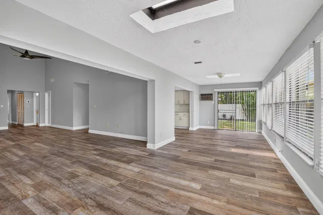  Residence photo 21