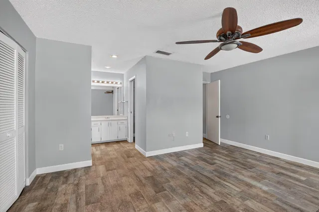 Residence photo 30