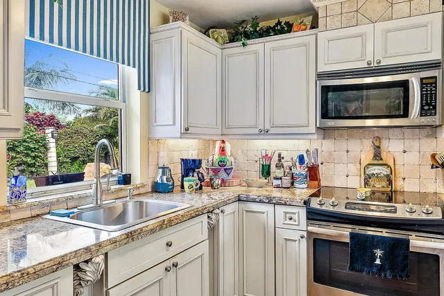 SoSo West Palm Beach Residence photo 52