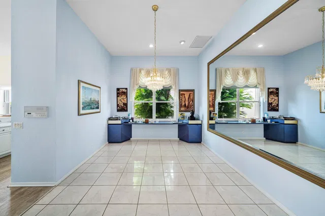  Residence photo 7