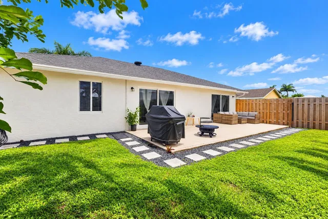  Residence photo 34