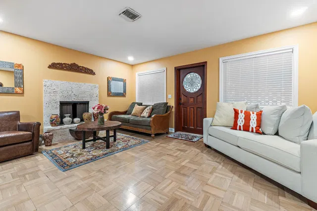 Palm Beach Shores Residence photo 6