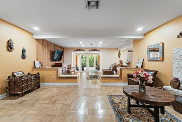 Palm Beach Shores Residence photo 8
