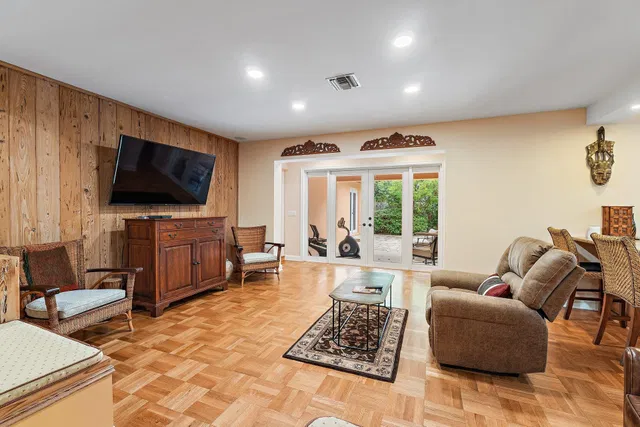 Palm Beach Shores Residence photo 9