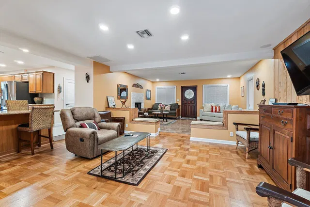 Palm Beach Shores Residence photo 12