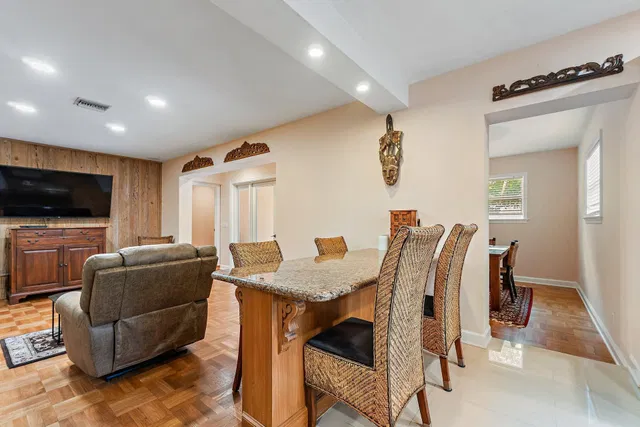 Palm Beach Shores Residence photo 15