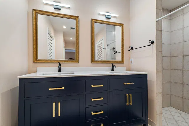 Palm Beach Shores Residence photo 24