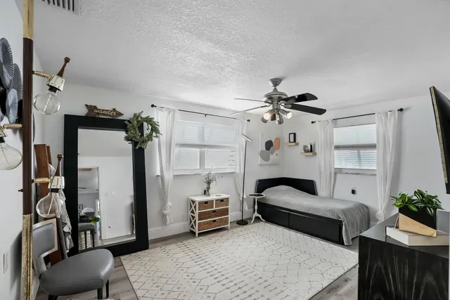 Residence photo 26