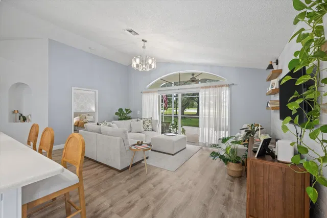 Residence photo 11
