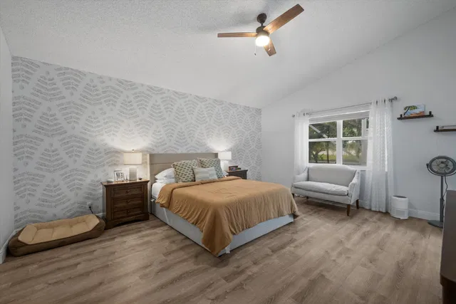 Residence photo 19