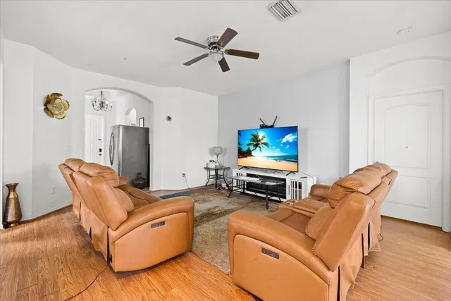 Residence photo 4