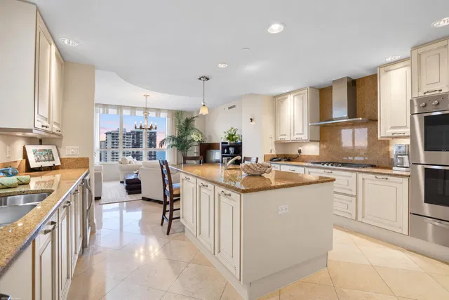 Renaissance on the Ocean Unit 1751 photo 8
