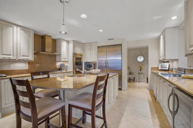Renaissance on the Ocean Unit 1751 photo 11