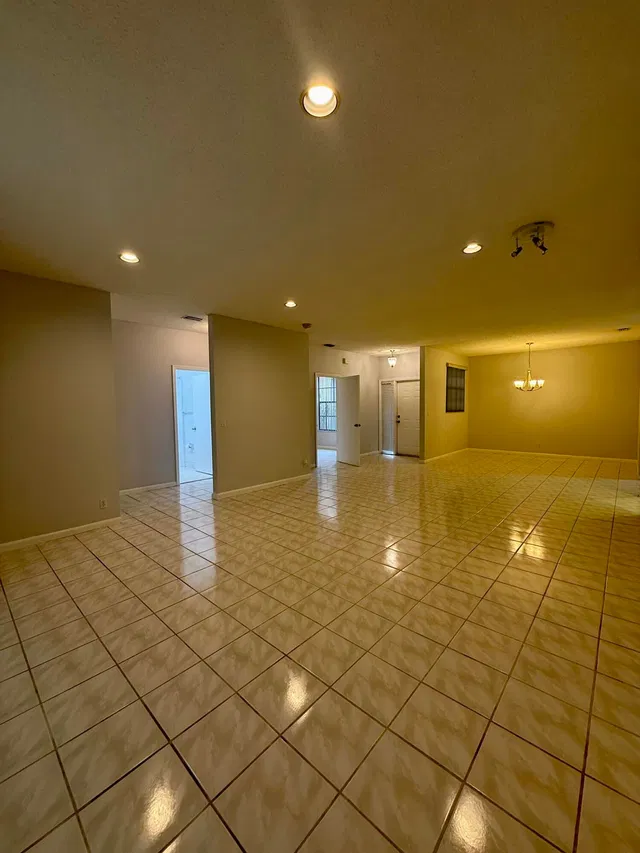 Residence photo 5