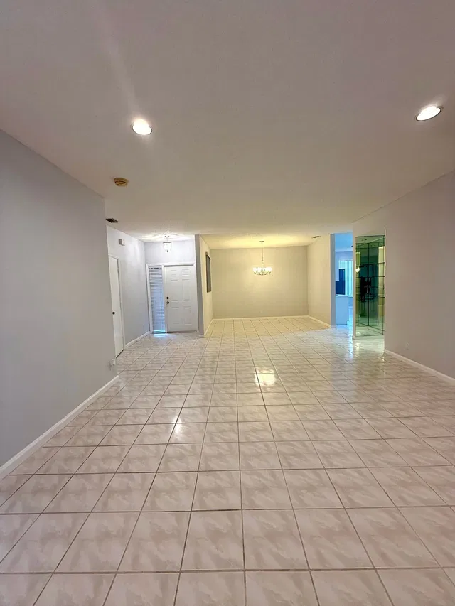 Residence photo 6