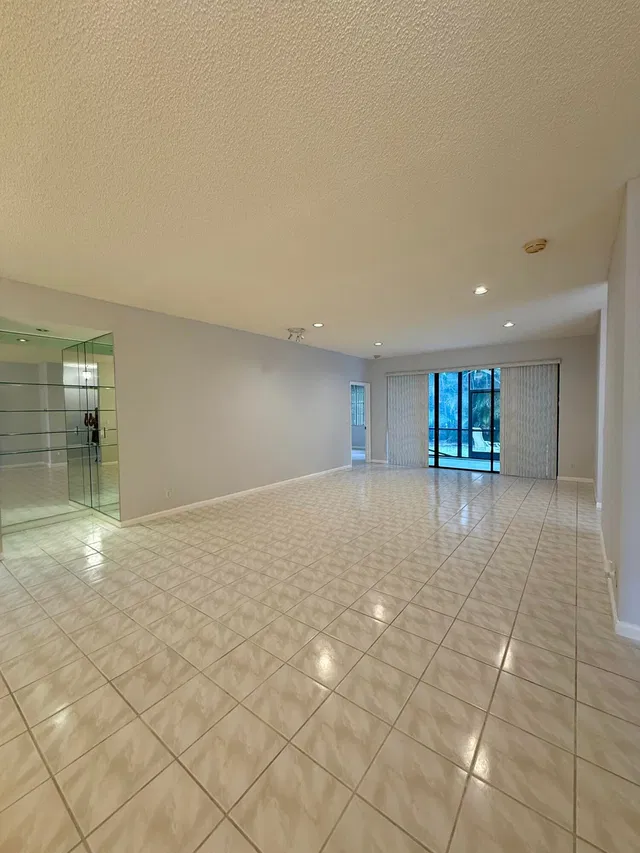Residence photo 8