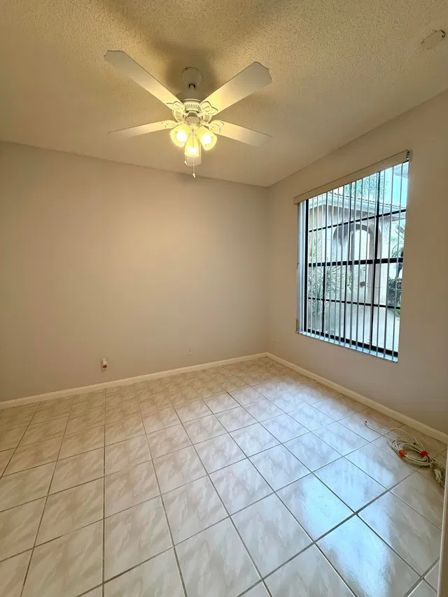Residence photo 9