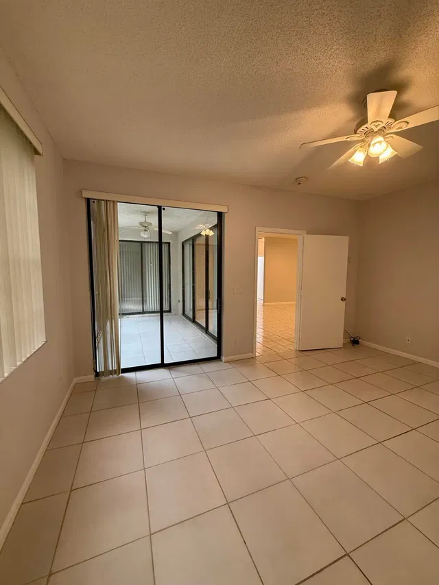 Residence photo 18