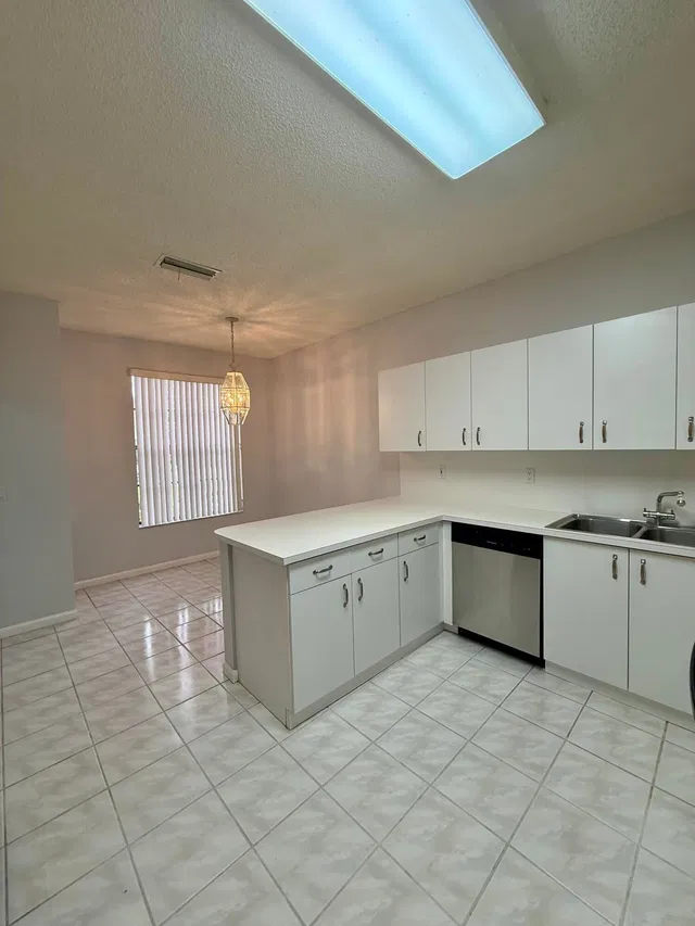 Residence photo 25