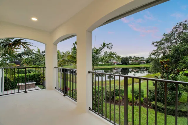 Evergrene Palm Beach Gardens Residence photo 18