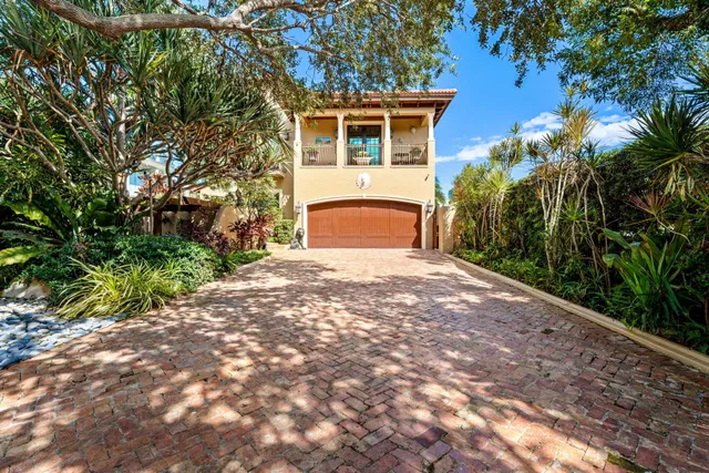 Residence photo 3
