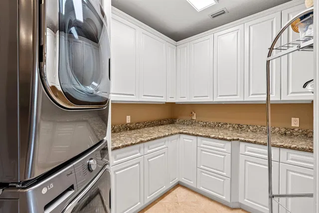 Residence photo 20