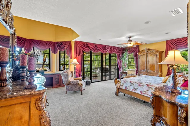 Residence photo 24
