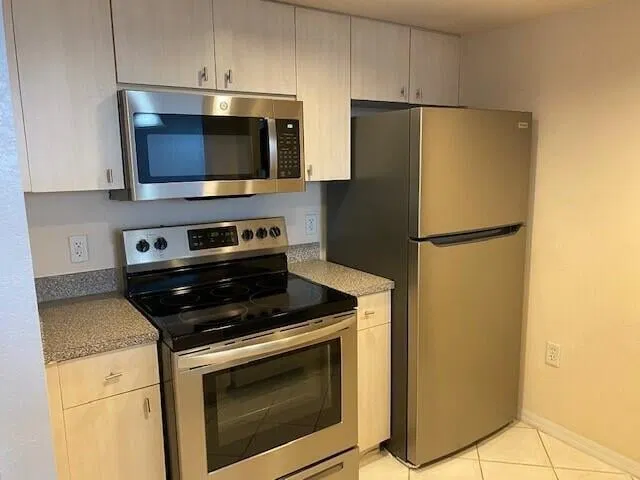 Flagler Pointe Unit 432 photo 3
