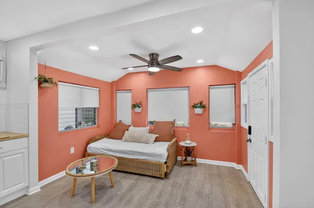 Residence photo 6