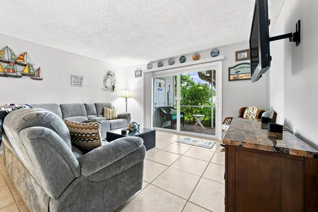 Unit 206 photo 12
