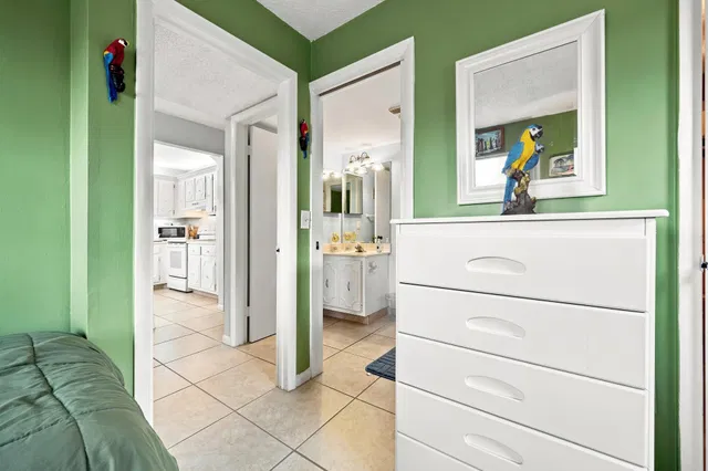 Unit 206 photo 18