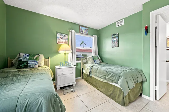 Unit 206 photo 19