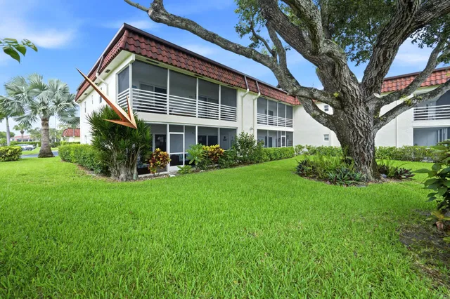 Unit 206 photo 25