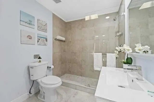 Old Northwood Residence photo 9