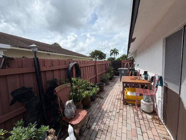 Residence photo 5