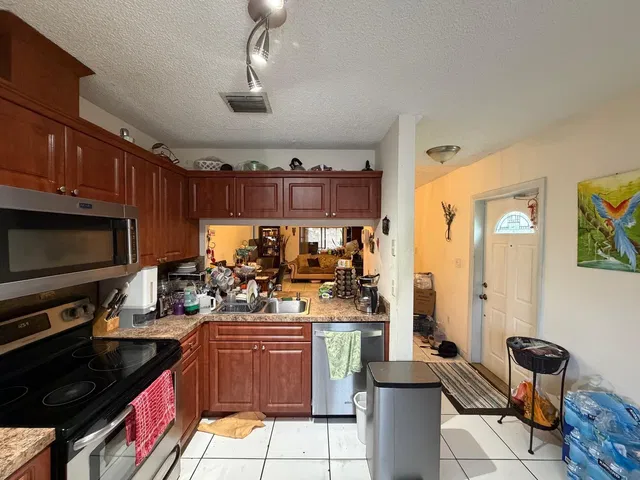 Residence photo 6