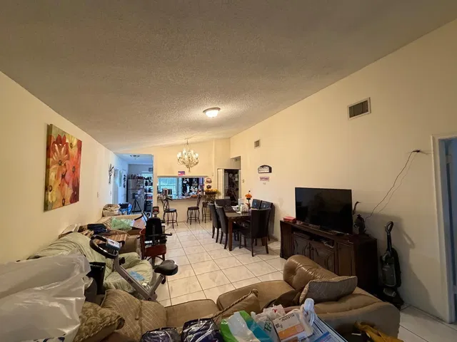 Residence photo 11