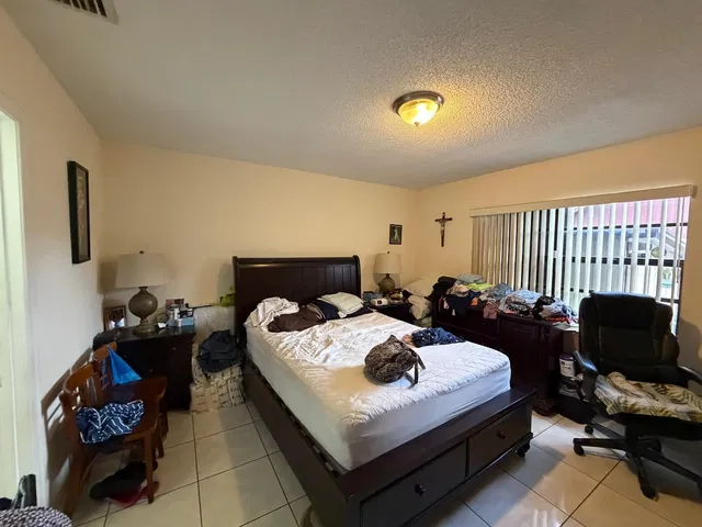 Residence photo 17